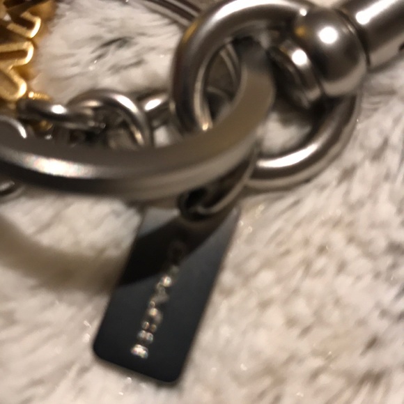 Coach white multi with a Christmas 🚂 beautiful 🎁 - Picture 7 of 13